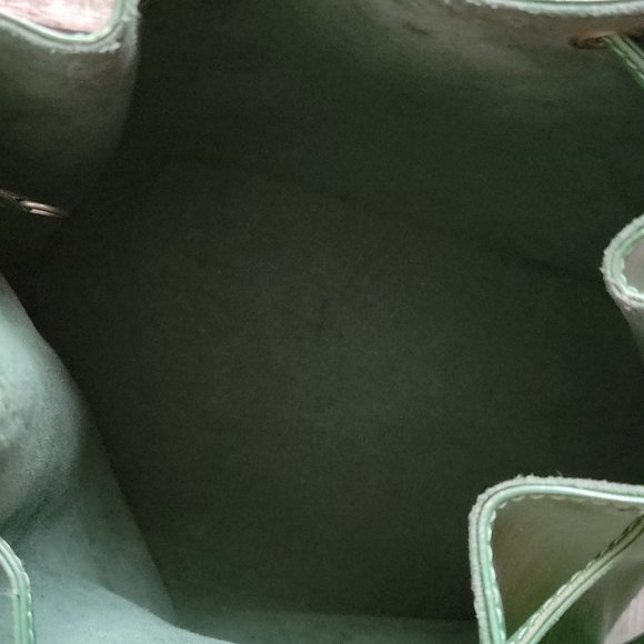 Authentic Louis Vuitton Green Noe MM - Picture 10 of 10